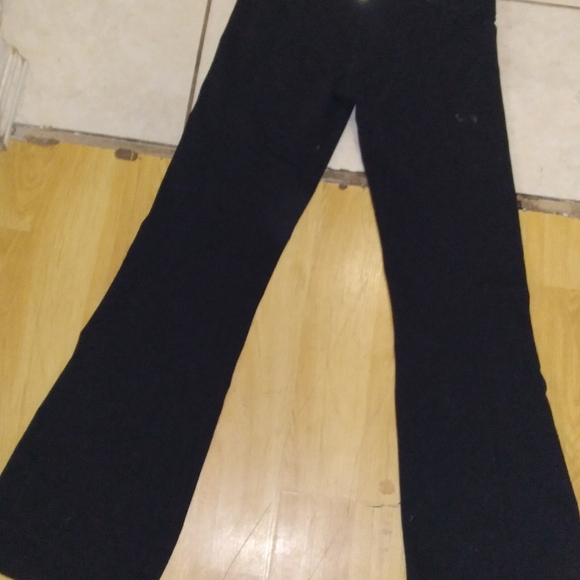 Lululemon women's flared leg yoga pants - Picture 2 of 3